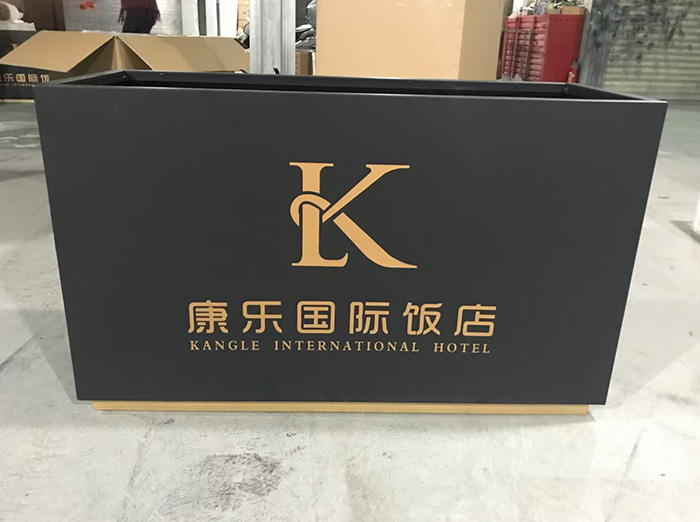 金属花箱